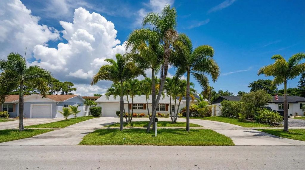 428 Alemeda Drive, Palm Springs