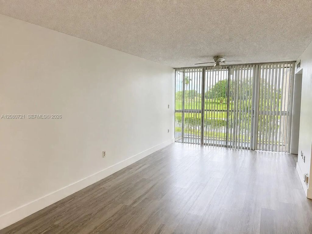 6955 Nw 186th Street #f205, Hialeah