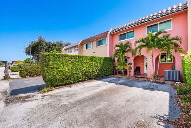 3 of 36 - 6965 W 2nd Way, Hialeah, FL