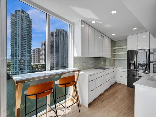 3 of 45 - 325 S Biscayne Boulevard #1423, Miami, FL