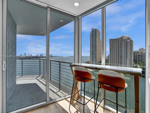 5 of 45 - 325 S Biscayne Boulevard #1423, Miami, FL