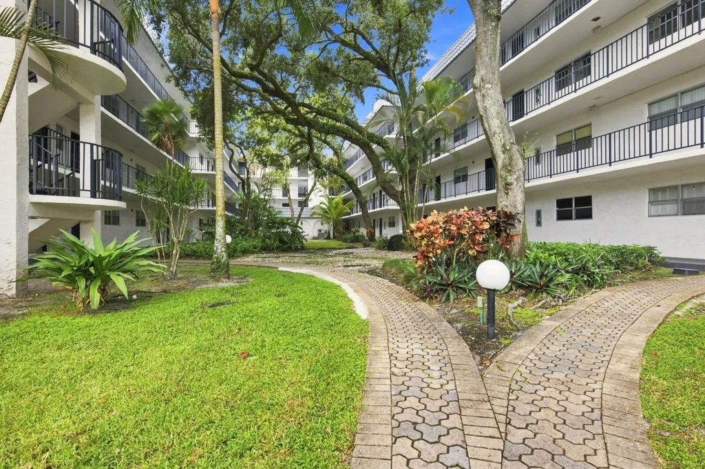 3280 Spanish Moss Terrace #401, Lauderhill