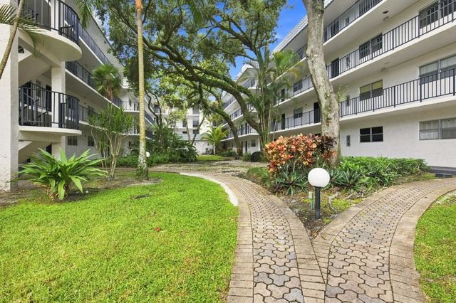 3280 Spanish Moss Terrace #401, Lauderhill