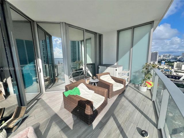 4 of 49 - 851 Ne 1st Avenue #2605, Miami, FL