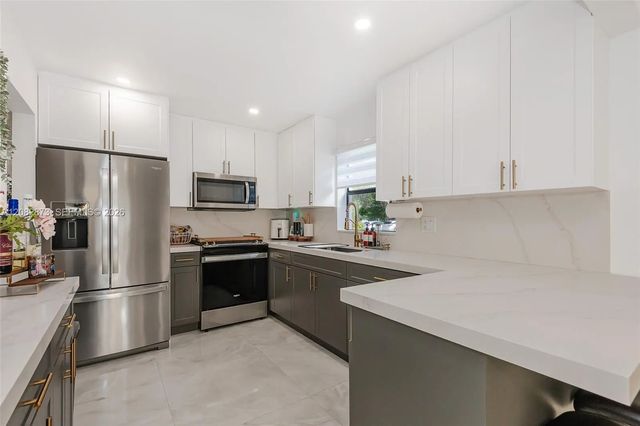 2 of 30 - 7101 Sw 113th Avenue, Miami, FL