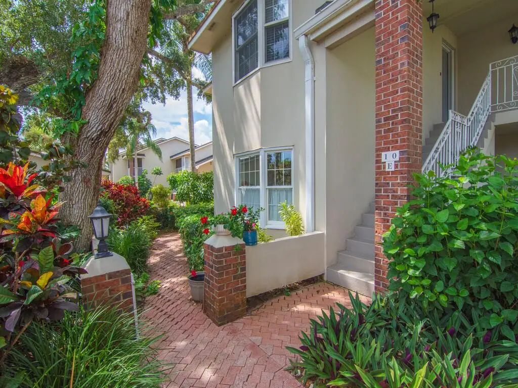 131 E Park Shores Circle #10e, Indian River Shores