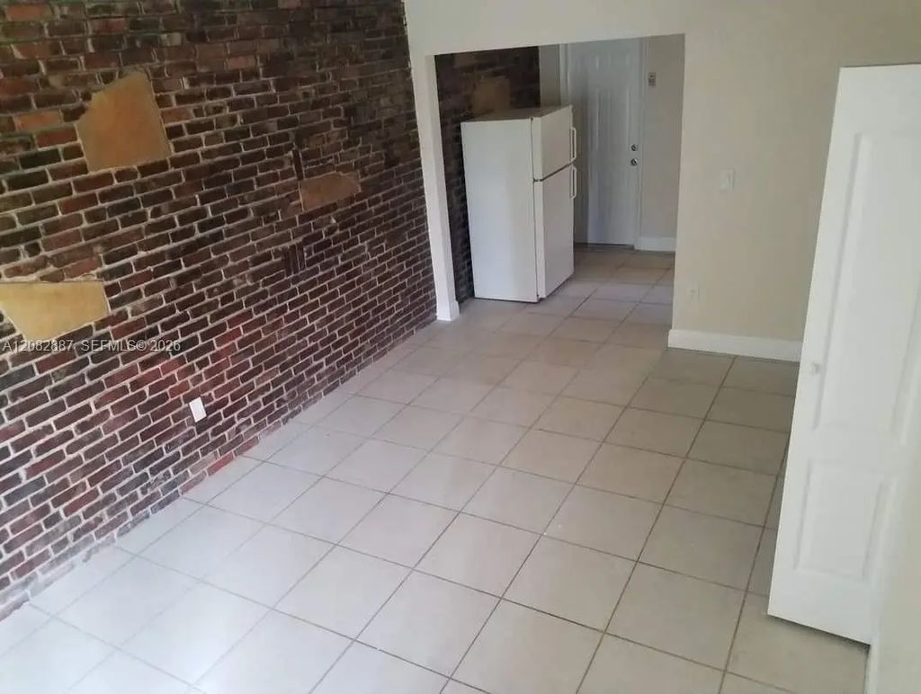 1200 Ne 110th Street #3, Miami
