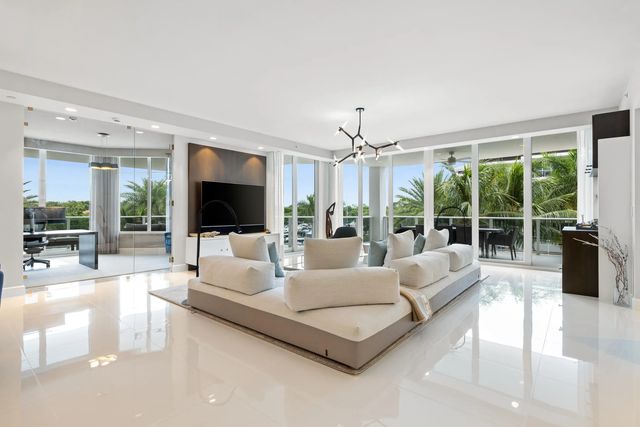 2 of 44 - 2700 Donald Ross Road #303, Palm Beach Gardens, FL