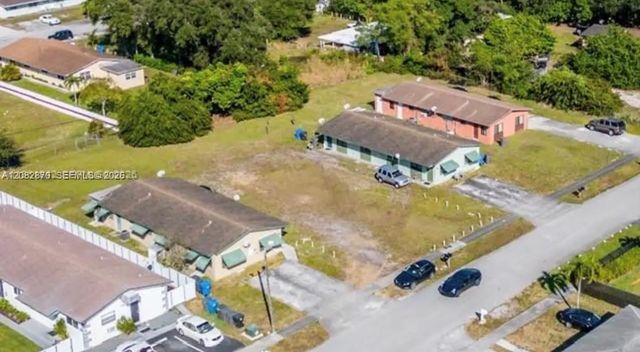 2 of 2 - 5701 Sw 27th Street, West Park, FL
