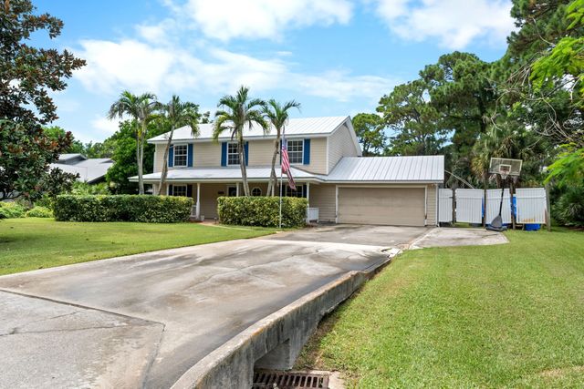 2 of 41 - 330 Ne Town Terrace, Jensen Beach, FL