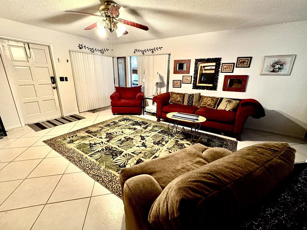 16 Plymouth A, West Palm Beach