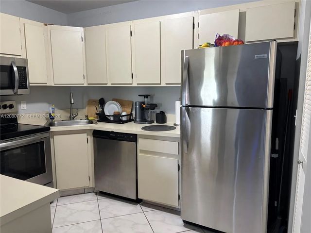 3 of 24 - 718 Sunny Pine Way #f2, Greenacres, FL