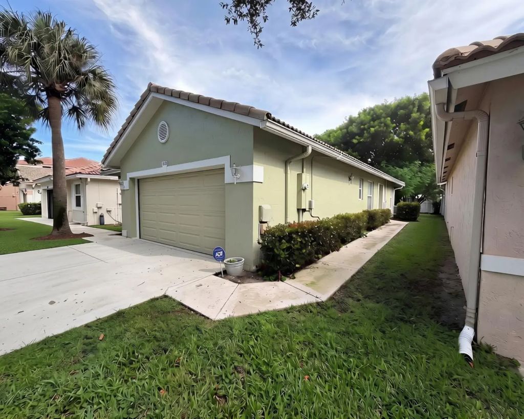 3703 Nw 63rd Court, Coconut Creek