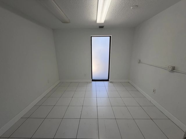 4 of 8 - 500 Commerce Way W #6-7, Jupiter, FL