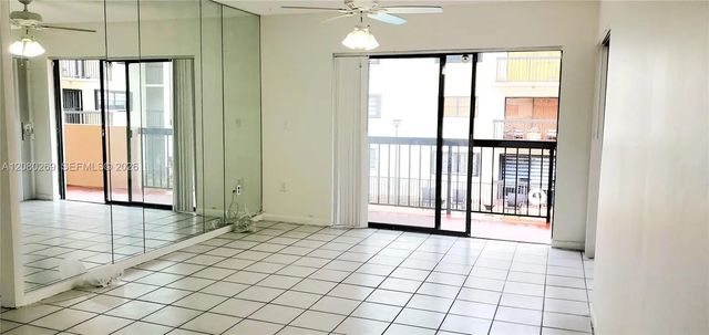 995 Sw 84th Avenue #218, Miami