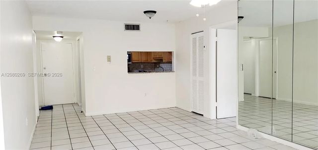 4 of 30 - 995 Sw 84th Avenue #218, Miami, FL