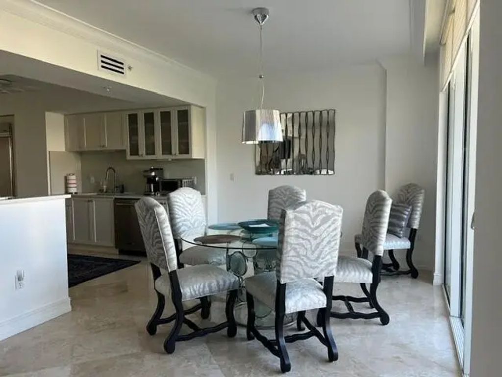 99 Se Mizner Boulevard #36, Boca Raton