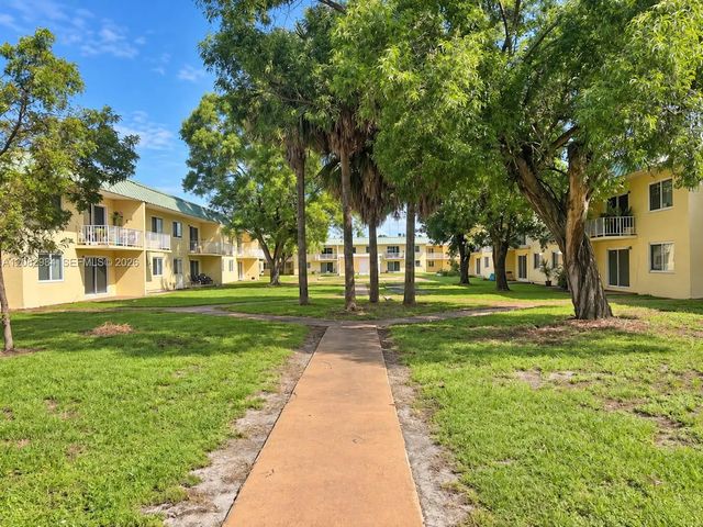 2 of 11 - 505 Nw 177th Street #128, Miami Gardens, FL