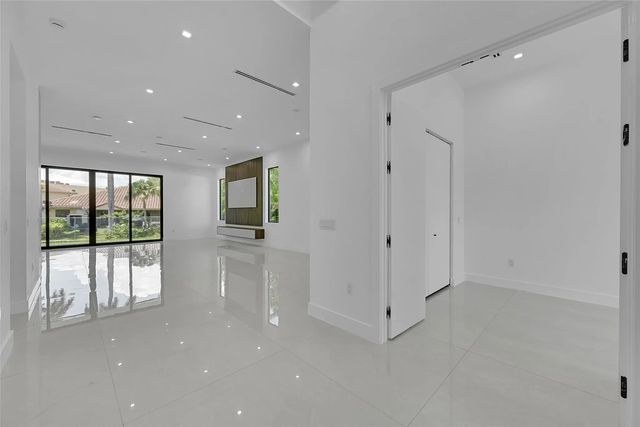 2 of 35 - 656 Nw 21st Street, Fort Lauderdale, FL