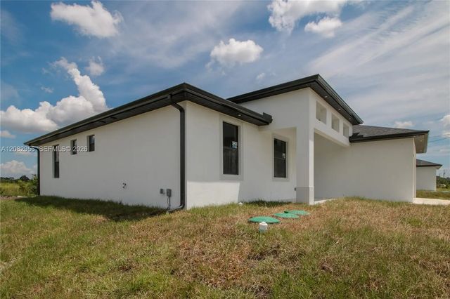 3 of 25 - 943 Commodore Street, Lehigh Acres, FL