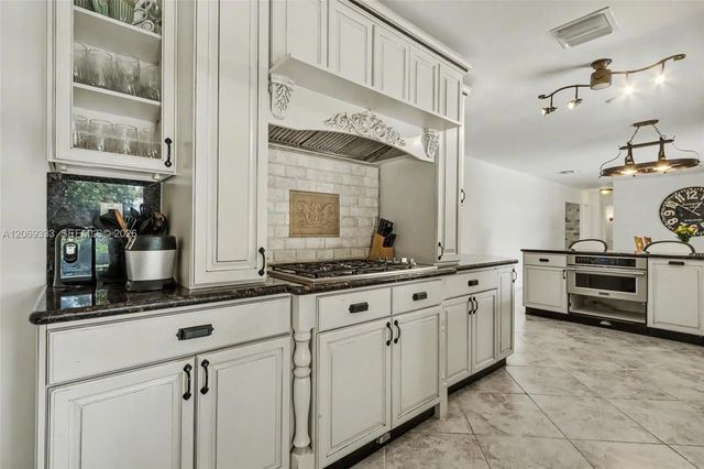 3 of 27 - 8460 Sw 201st Street, Cutler Bay, FL