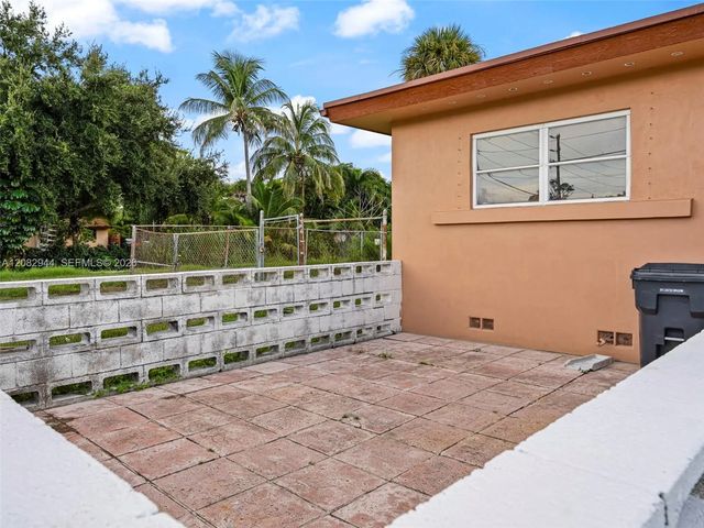 2 of 35 - 4475 Kirk Road, Lake Worth, FL