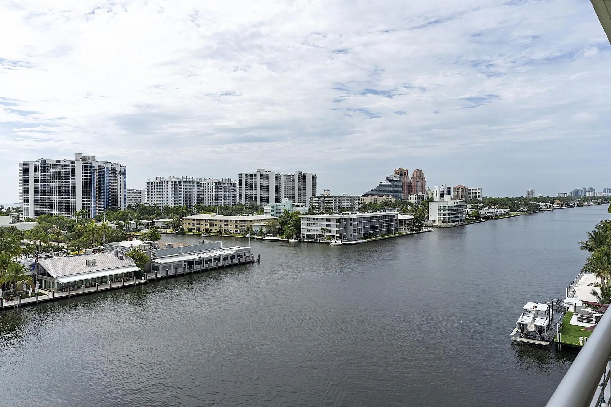 2900 Ne 30th Street #apt 8j, Fort Lauderdale