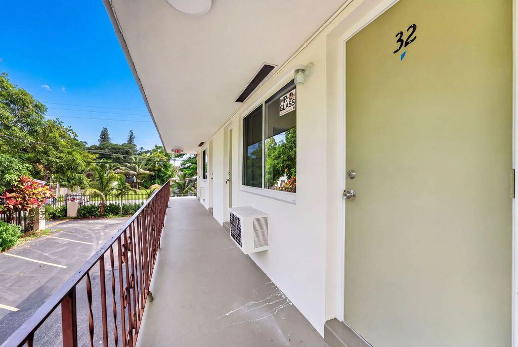 60 Nw 79th Street #32, Miami