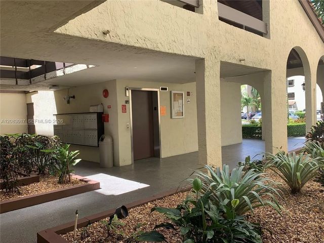 4 of 40 - 8933 Sw 123rd Court #401, Miami, FL