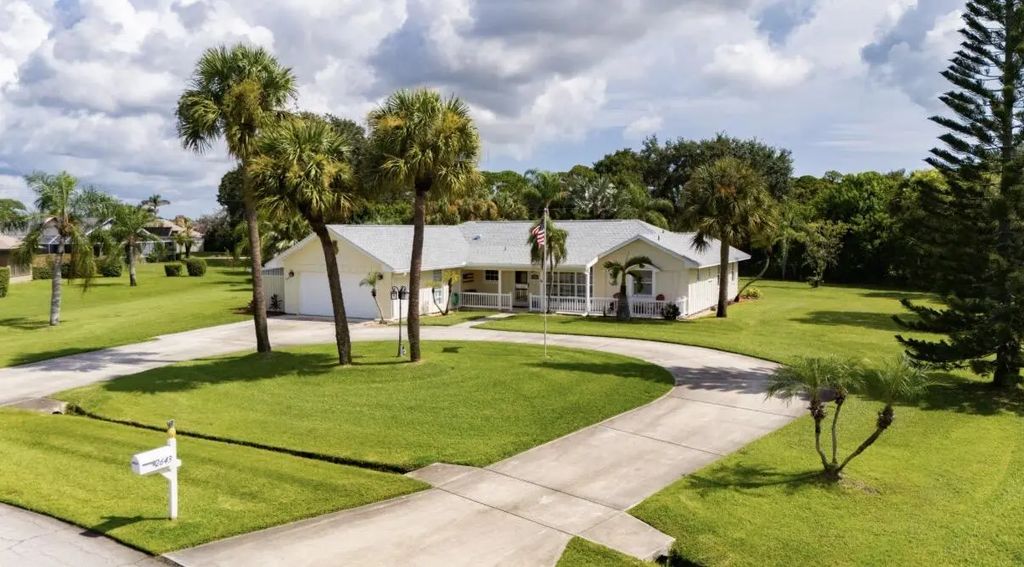 2643 Se Emmett Road, Port St. Lucie
