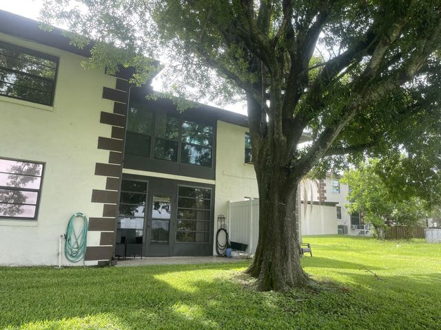 4 of 19 - 15 A Miracle Avenue, Avon Park, FL