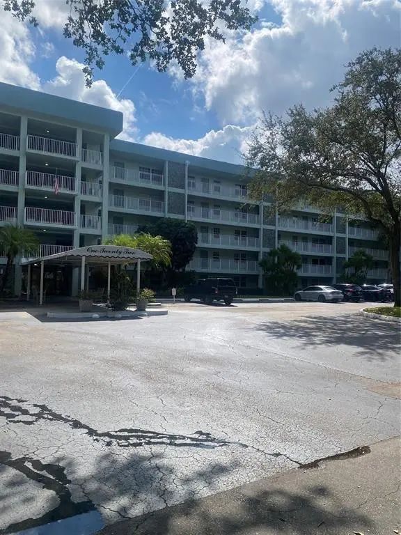 802 Cypress Grove Lane #408, Pompano Beach