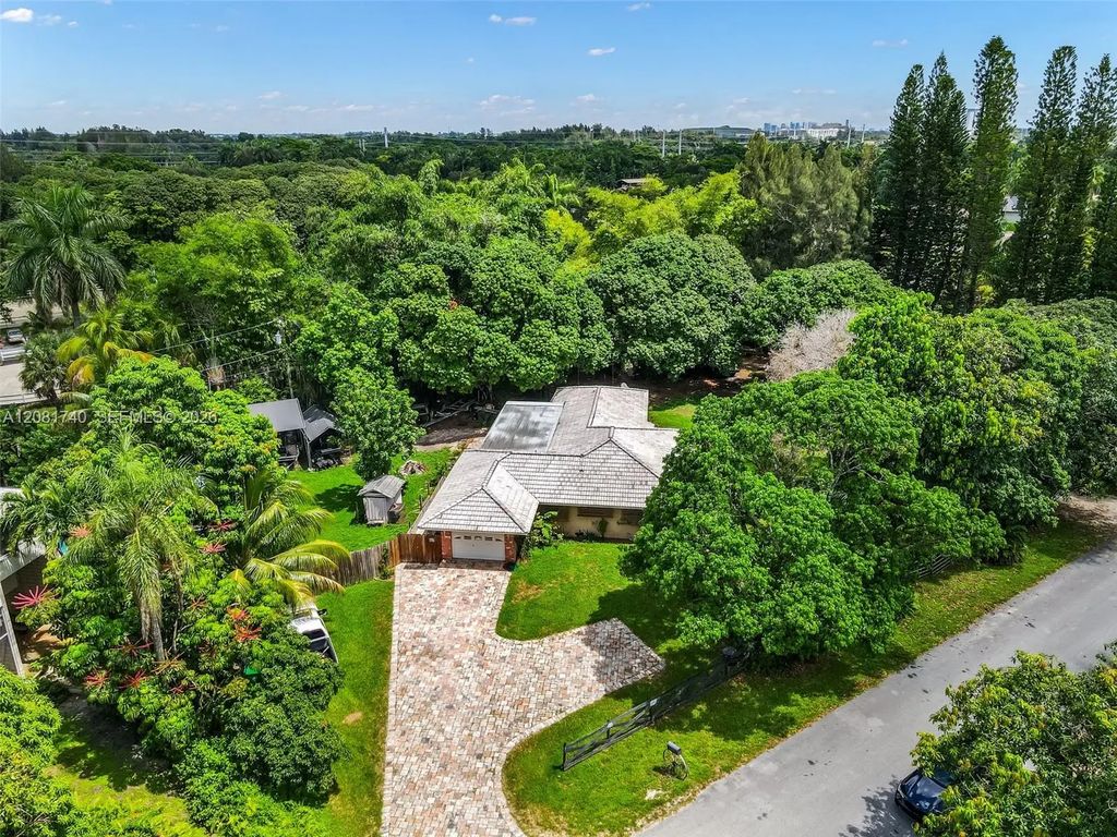 6105 Sw 55th Court, Davie