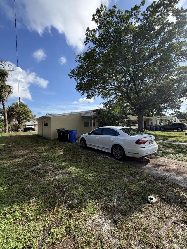 2 of 19 - 2501 Sw 3rd Street, Fort Lauderdale, FL