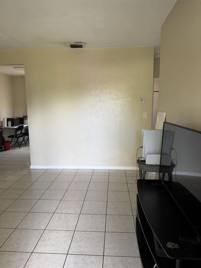 3 of 19 - 2501 Sw 3rd Street, Fort Lauderdale, FL