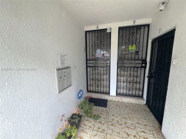 2 of 29 - 1910 Sw 17th Avenue #8, Miami, FL