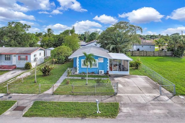 2 of 27 - 2760 Nw 23rd Street, Fort Lauderdale, FL