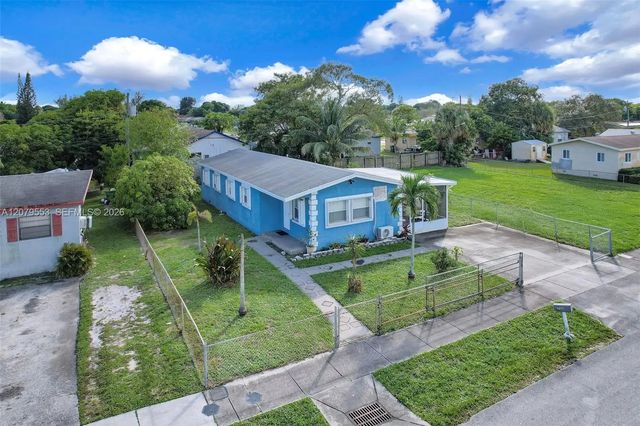 3 of 27 - 2760 Nw 23rd Street, Fort Lauderdale, FL