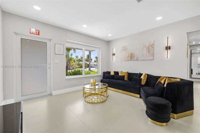 5 of 49 - 1104 N 13th Terrace, Hollywood, FL