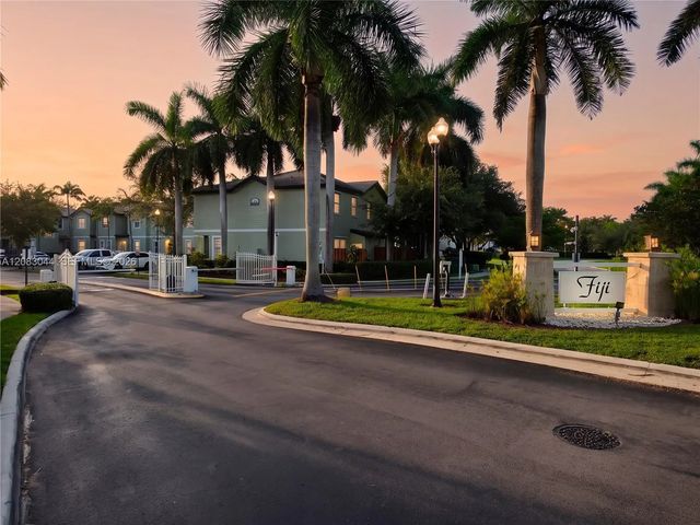 2 of 42 - 132 Se 28th Place #7, Homestead, FL