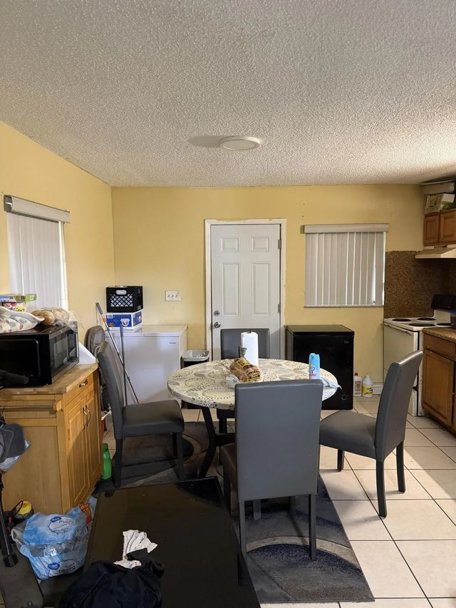 3 of 16 - 2605 Nw 14th Street, Fort Lauderdale, FL