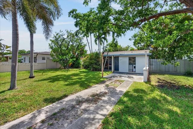 5 of 24 - 5619 Ne 6th Avenue, Oakland Park, FL