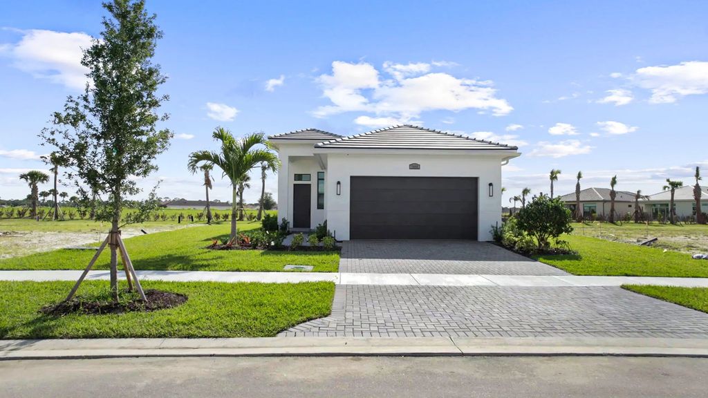 7999 Sw Andrea Way, Port St. Lucie