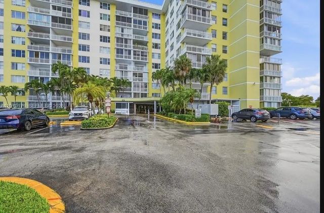 3 of 28 - 4400 Hillcrest Drive #602b, Hollywood, FL