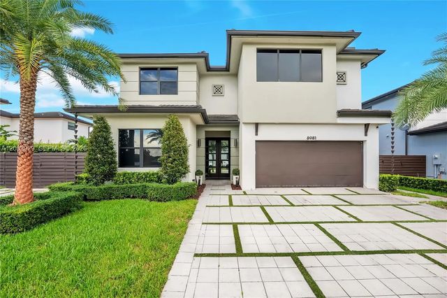 8981 Nw 161st Terrace, Miami Lakes