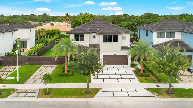 3 of 70 - 8981 Nw 161st Terrace, Miami Lakes, FL