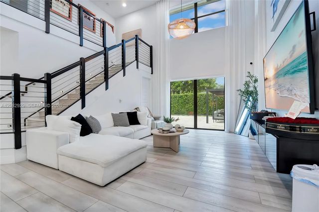5 of 70 - 8981 Nw 161st Terrace, Miami Lakes, FL