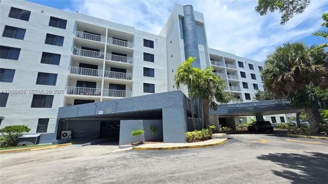 3 of 34 - 901 Hillcrest Drive #215, Hollywood, FL