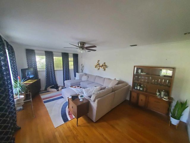 3 of 18 - 2610 Taylor Street, Hollywood, FL