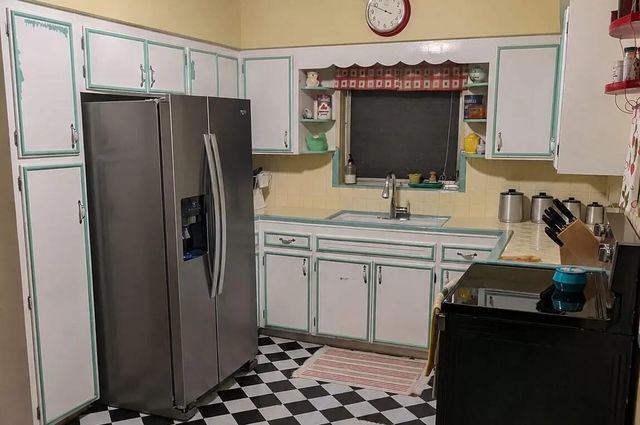 4 of 18 - 2610 Taylor Street, Hollywood, FL